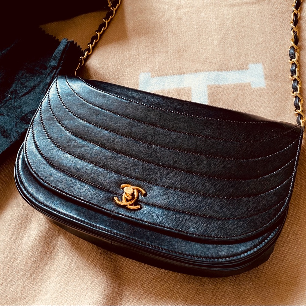 ✨ SOLD ✨ CHANEL Vintage lambskin shoulder bag 24K gold quilted classic chain - Picture 1 of 13